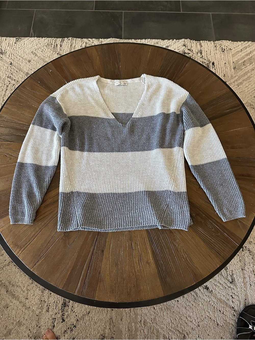 Like new Striped V-Neck Sweater in Light Gray and White